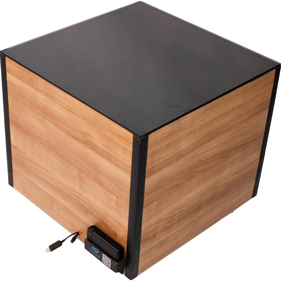 Infinity mirror coffee table with lighting
