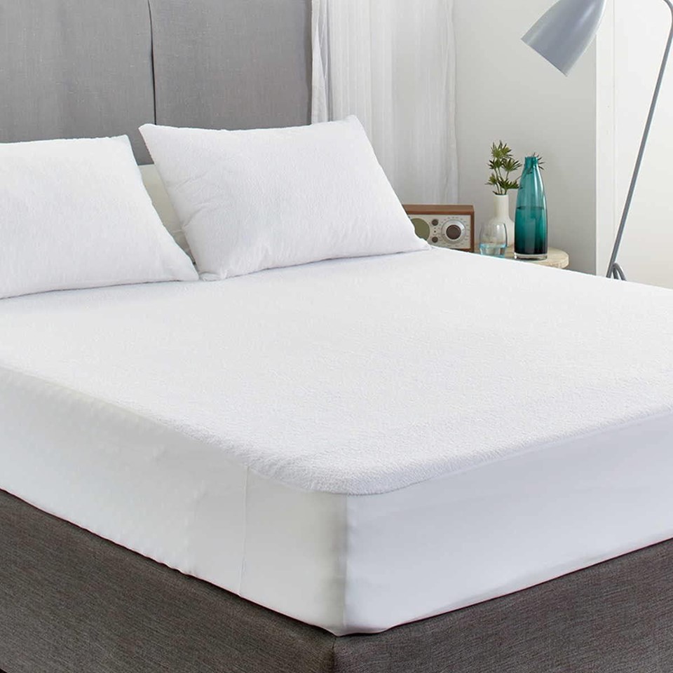 Shahrazad Double Waterproof Bed Cover 120 x 200 cm - White